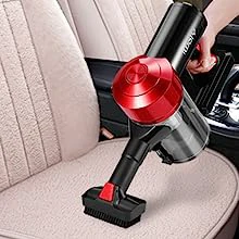 ブラシ付きノズルで車内を掃除する